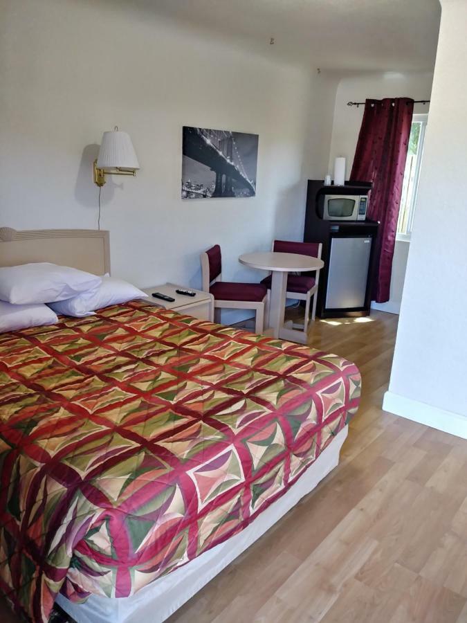Fir Grove Motel รีดสปอร์ต ภายนอก รูปภาพ